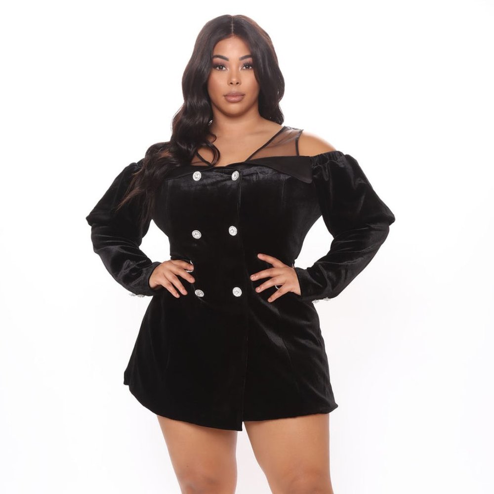 Fashion Nova NWT Plus 1X Cold Shoulder Velvet Mini Dress Black